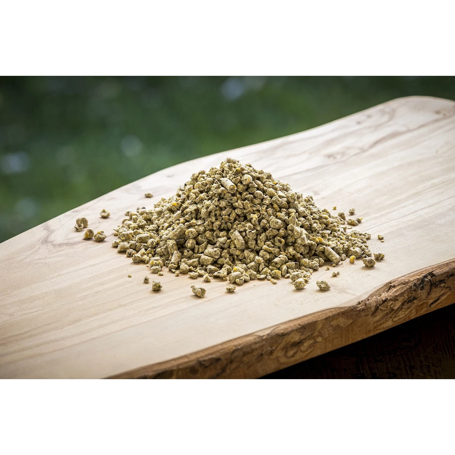 Modesto Milling Organic Non-Soy 17% Protein Layer Crumbles Chicken Feed 2 Modesto Milling Organic Non-Soy 17% Protein Layer Crumbles Chicken Feed - Image 2