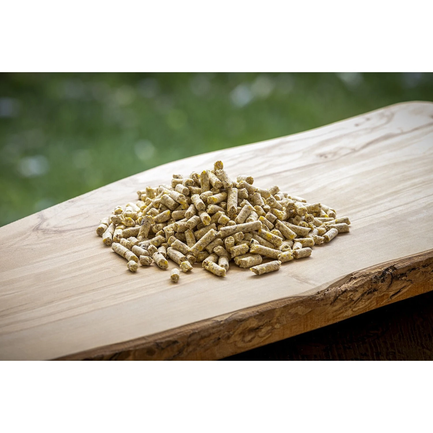 Modesto Milling Organic 16% Protein Mini Pig Pellets Pig Feed 2 Modesto Milling Organic 16% Protein Mini Pig Pellets Pig Feed - Image 2