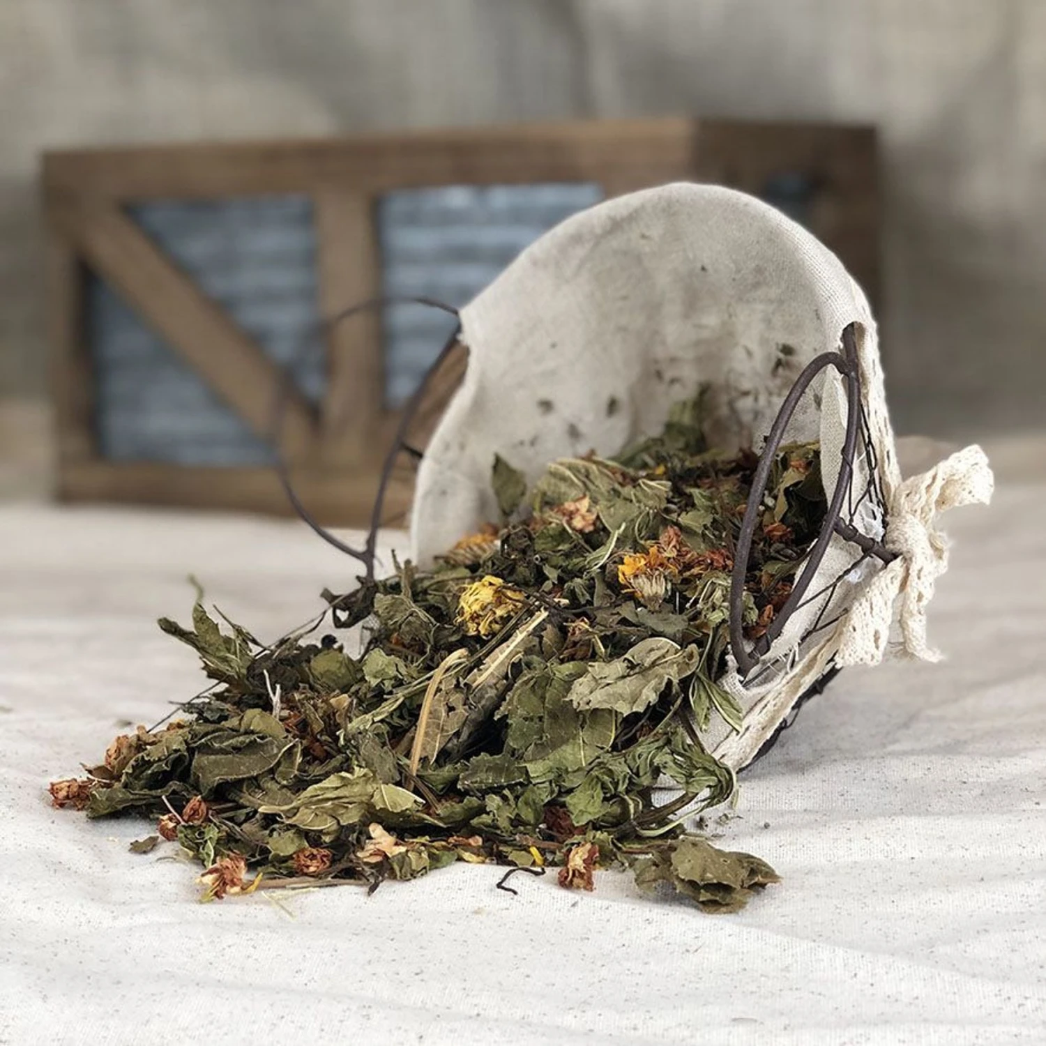 Happy Hen Treats Chicken Nesting Herbs, 1-lb Bag 2 Happy Hen Treats Chicken Nesting Herbs, 1-lb Bag - Image 2