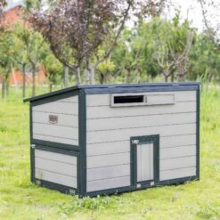 Win World Free-Range Chicken Coop, 2 To 4 Chicken Capacity -Meadow Farm 992382 PT7. AC SS1800 V1700599353