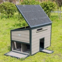Win World Free-Range Chicken Coop, 2 To 4 Chicken Capacity -Meadow Farm 992382 PT8. AC SS1800 V1700599381